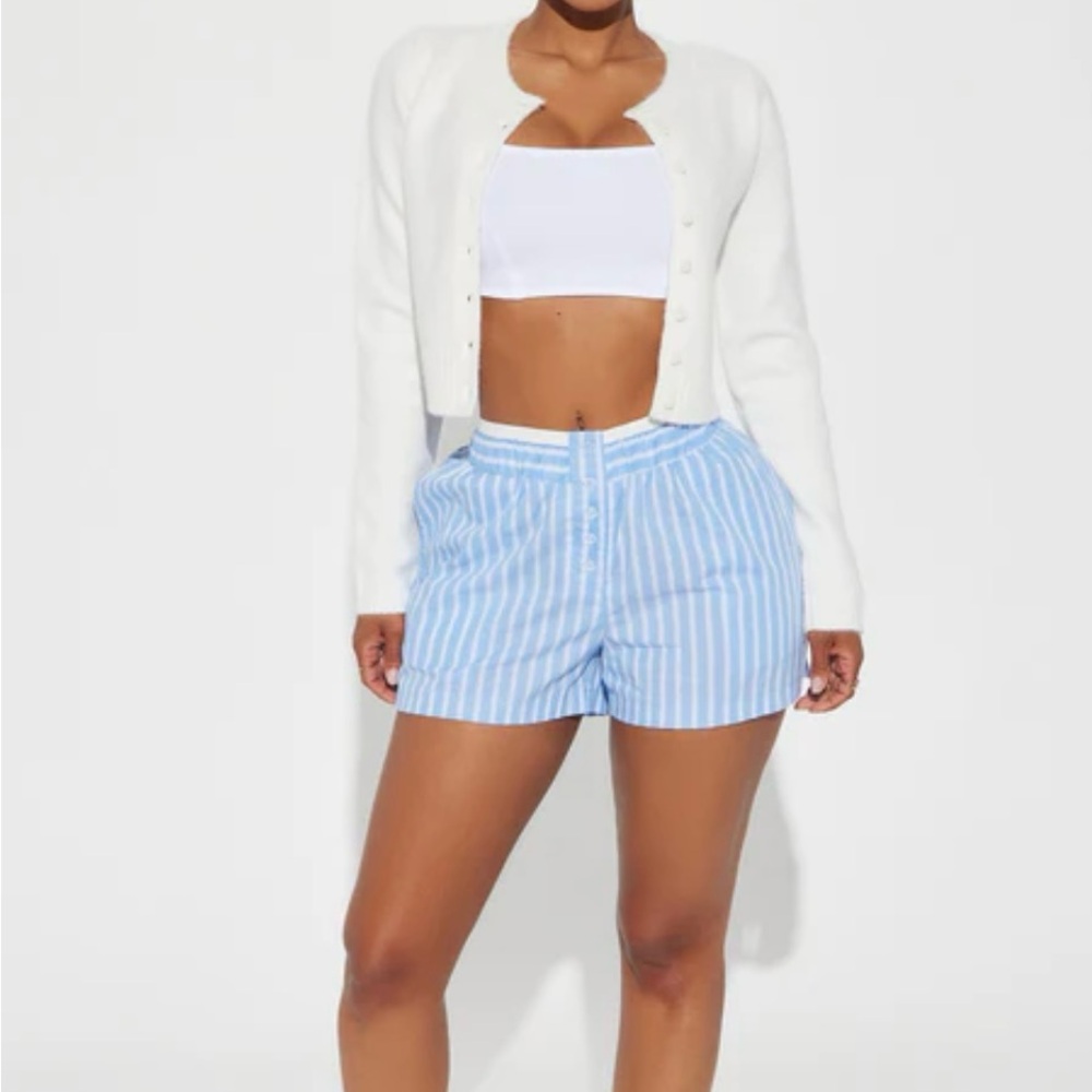 Fashion Nova Pinstripe Boxer Short Blue & White XS